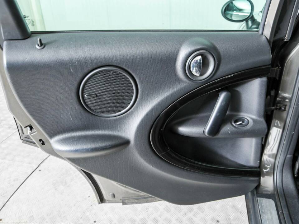 Immagine 35/50 di Mini Cooper S Countryman ALL4 (2010)