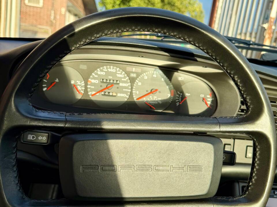 Image 13/18 of Porsche 944 (1986)