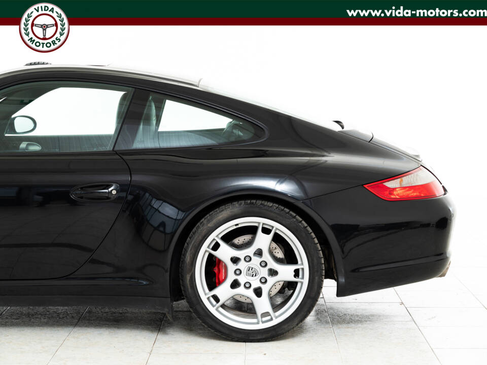 Immagine 49/54 di Porsche 911 Carrera 4S (2006)