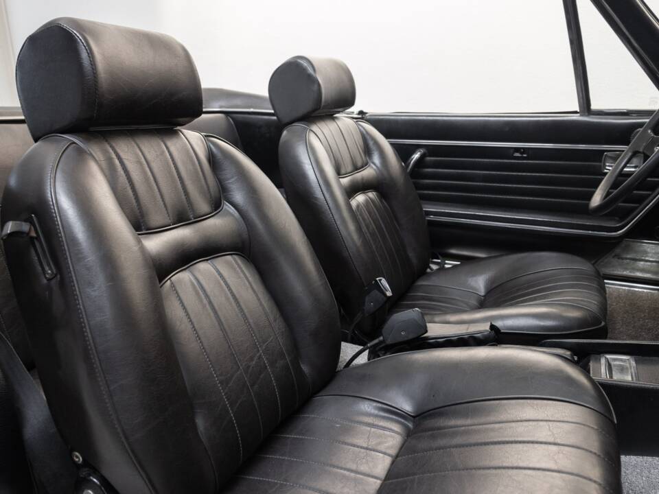 Imagen 17/28 de Peugeot 504 V6 Convertible (1975)