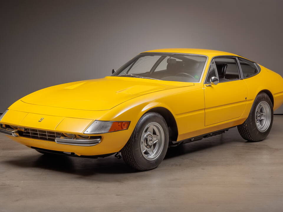 Bild 1/33 von Ferrari 365 GTB&#x2F;4 Daytona (1972)