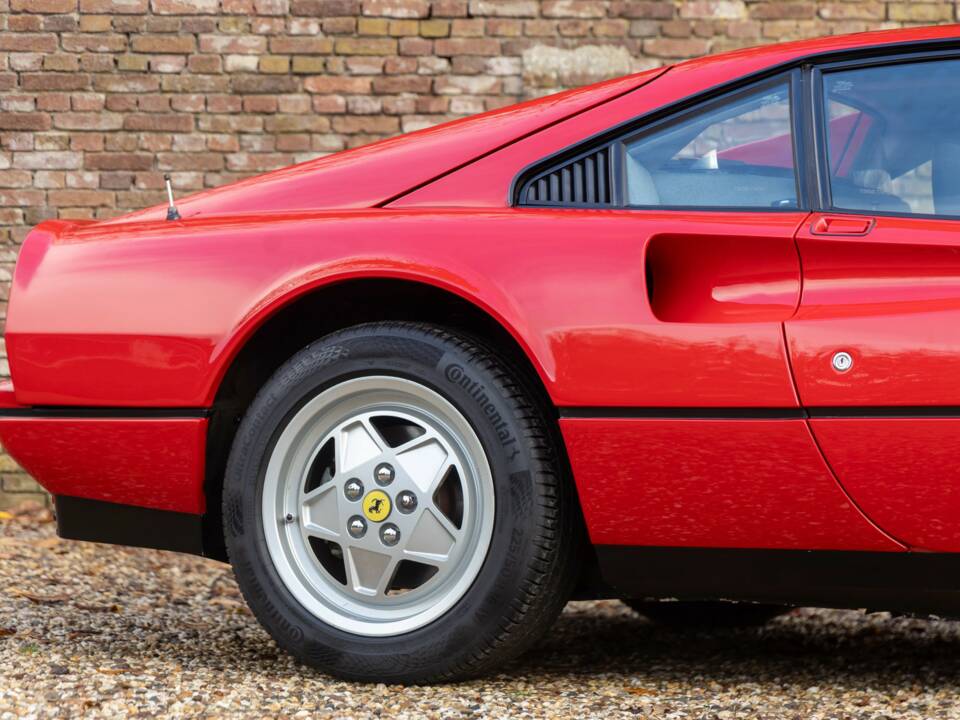 Bild 44/50 von Ferrari 328 GTB (1989)