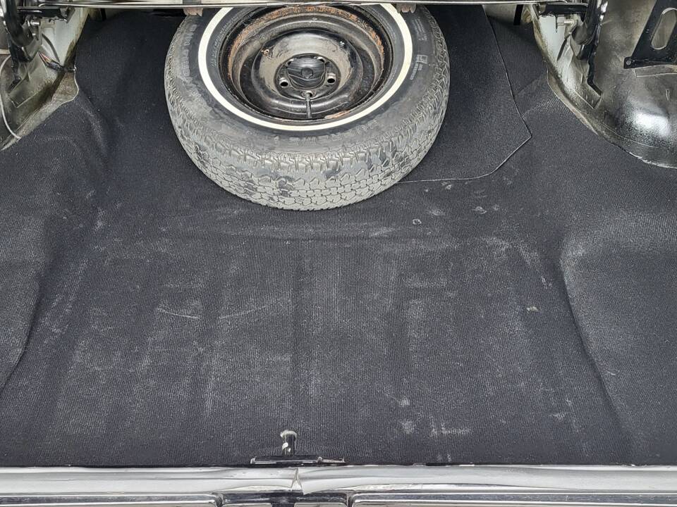 Image 2/12 of Ford Galaxie 500 XL (1964)