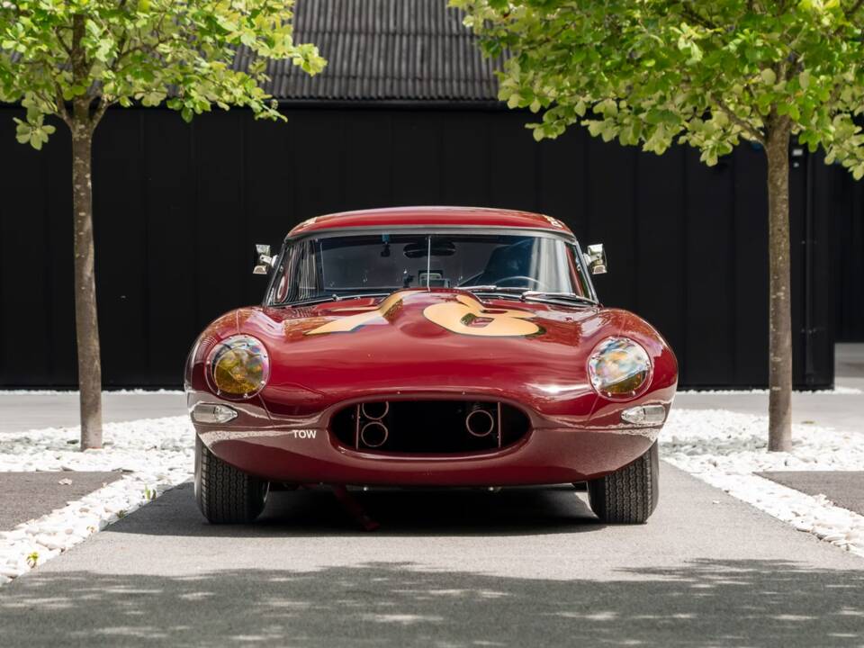Image 3/12 of Jaguar E-Type 3.8 (1961)