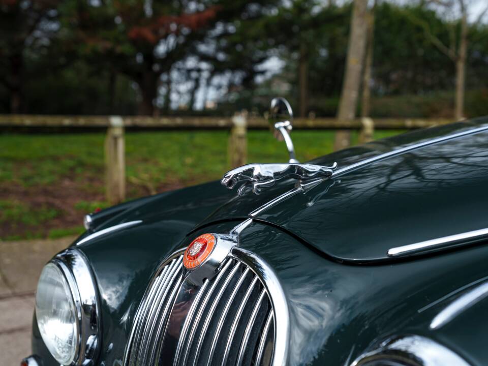 Image 9/31 of Jaguar 340 (1968)