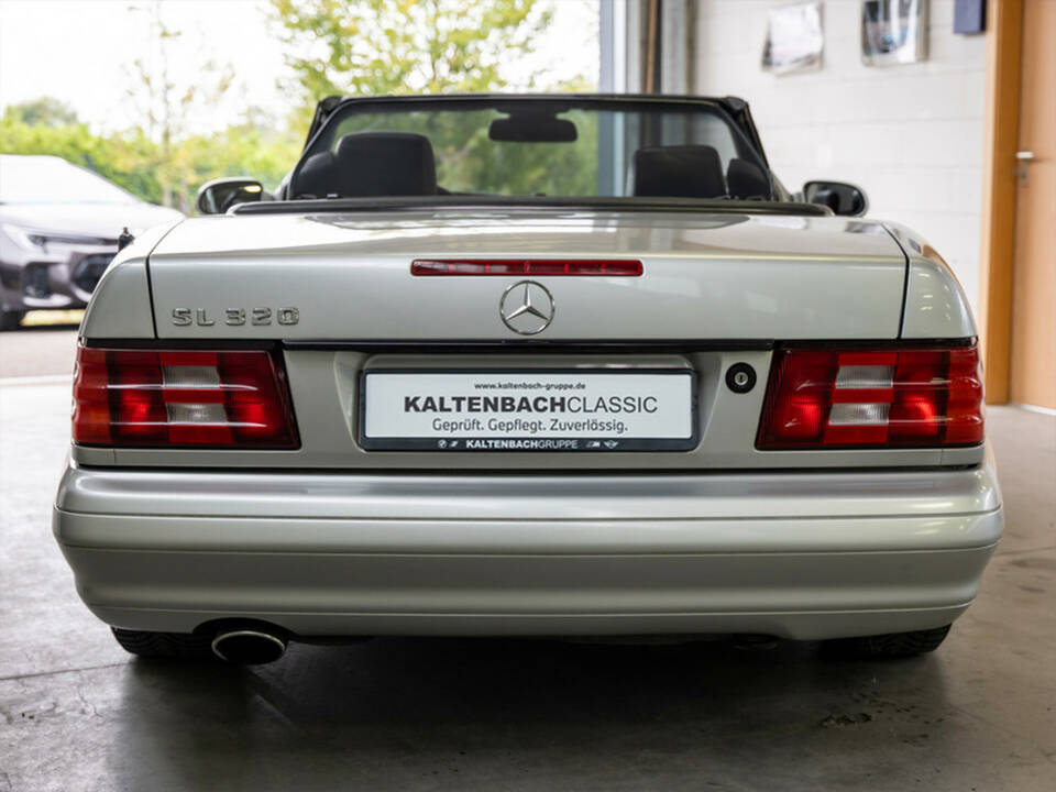 Imagen 4/50 de Mercedes-Benz SL 320 (1998)