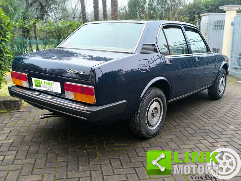 Bild 9/10 von Alfa Romeo Alfetta 2.0 L (1980)