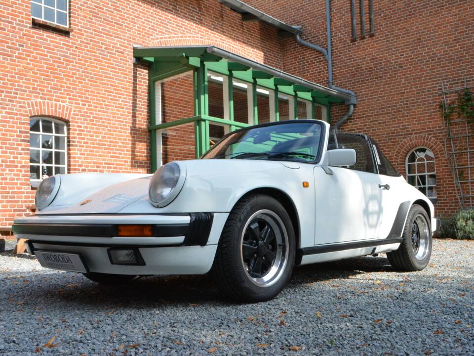 Bild 7/15 von Porsche 911 Carrera 3.2 (1986)