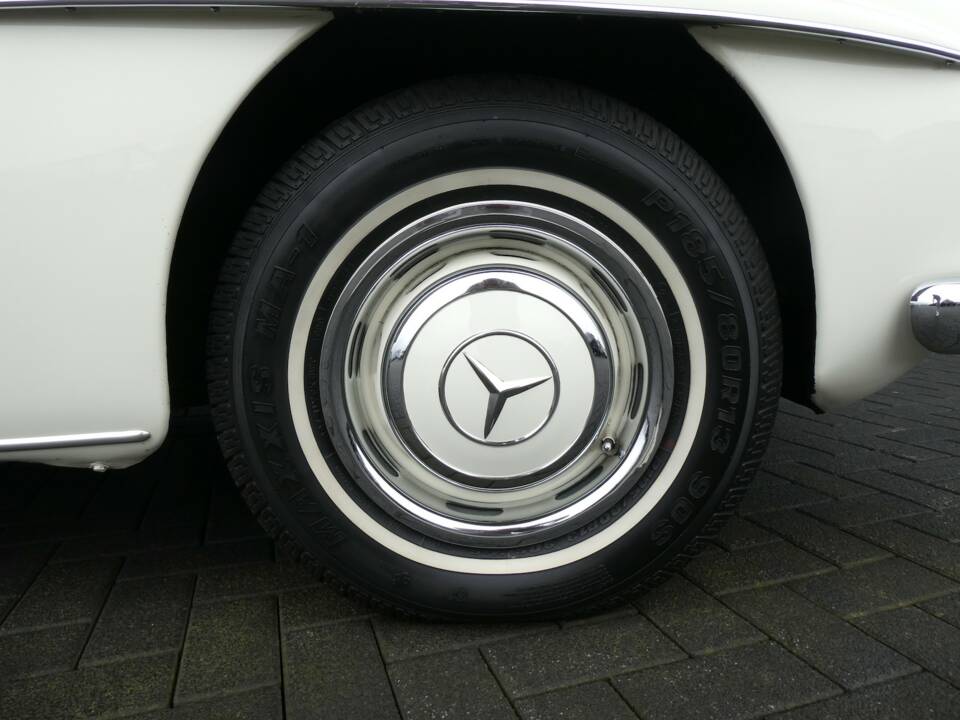 Afbeelding 24/29 van Mercedes-Benz 190 SL (1956)