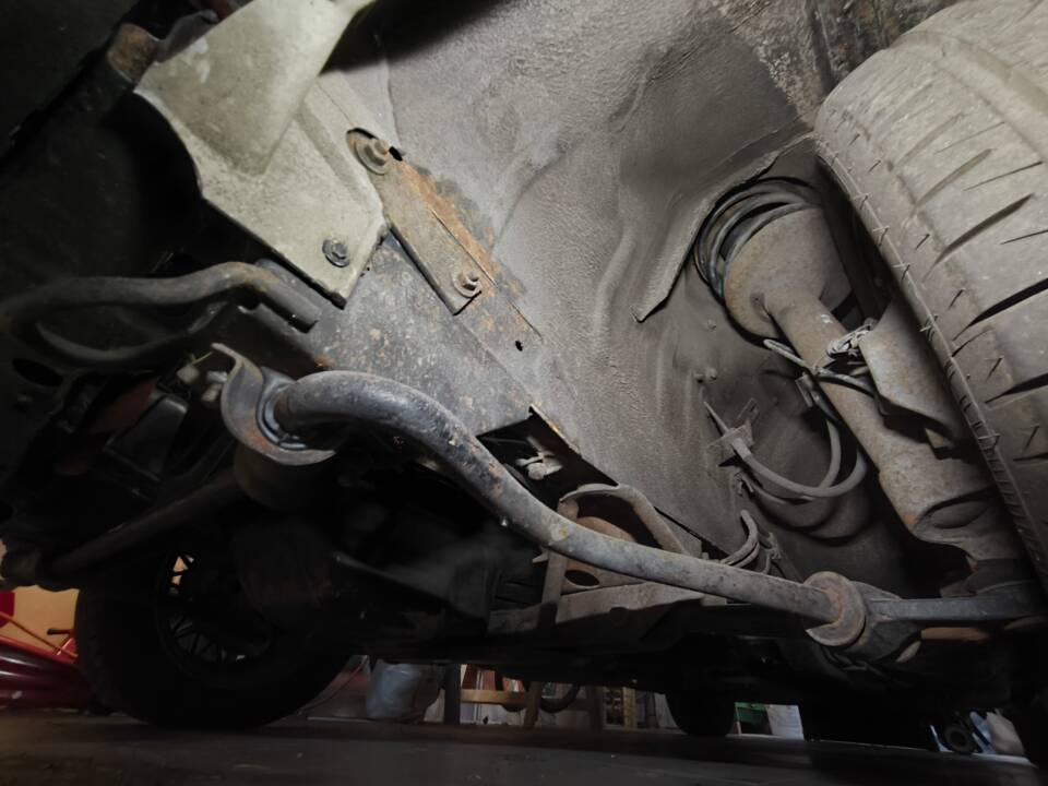 Image 12/22 of BMW 323i (1982)