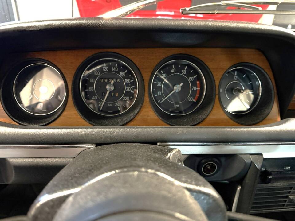 Image 26/56 of BMW 3.0 CSL (1973)