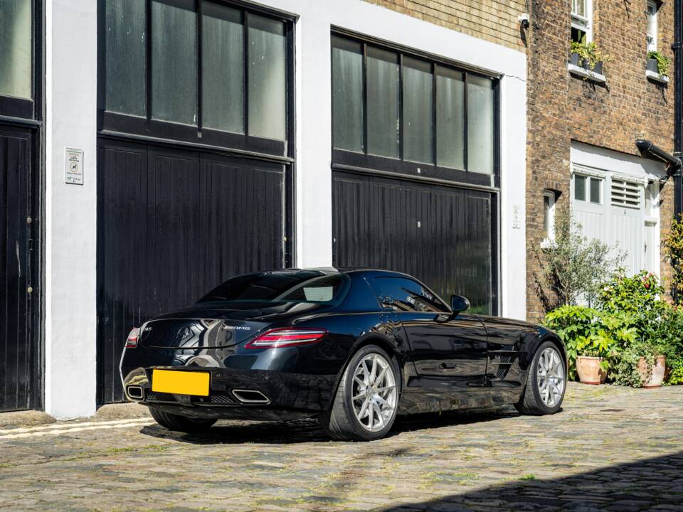 Bild 13/38 von Mercedes-Benz SLS AMG (2011)