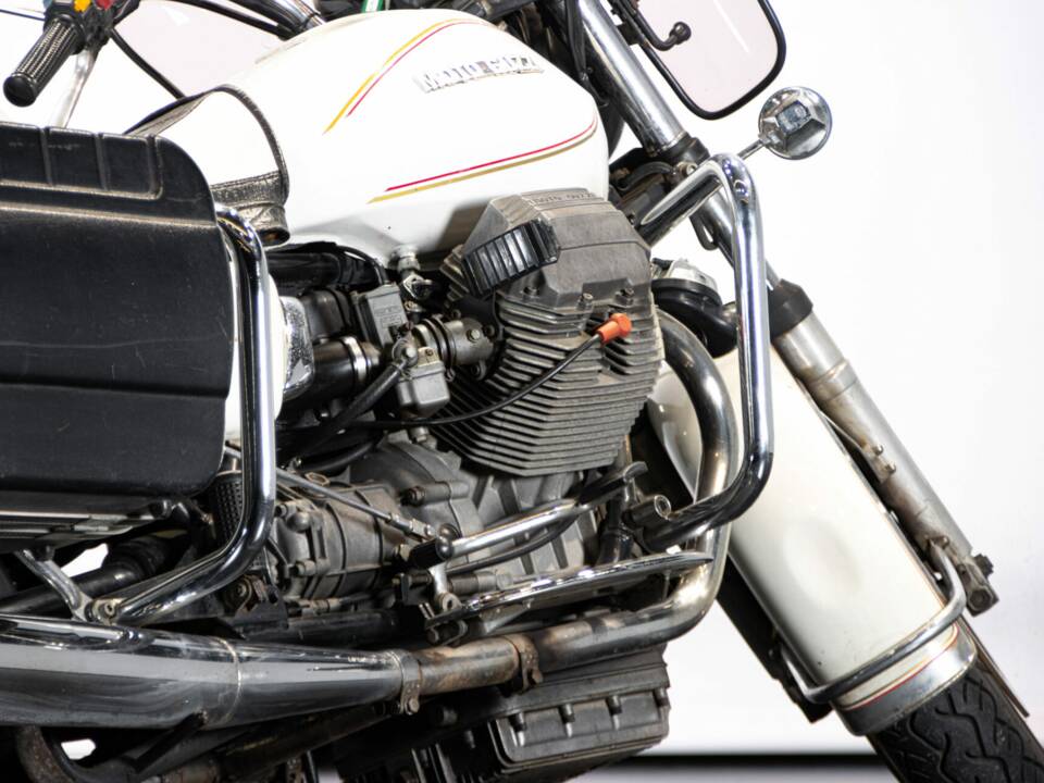 Image 28/44 de Moto Guzzi California II (1983)