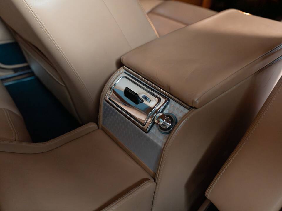 Image 39/43 of Bentley Continental T (1997)