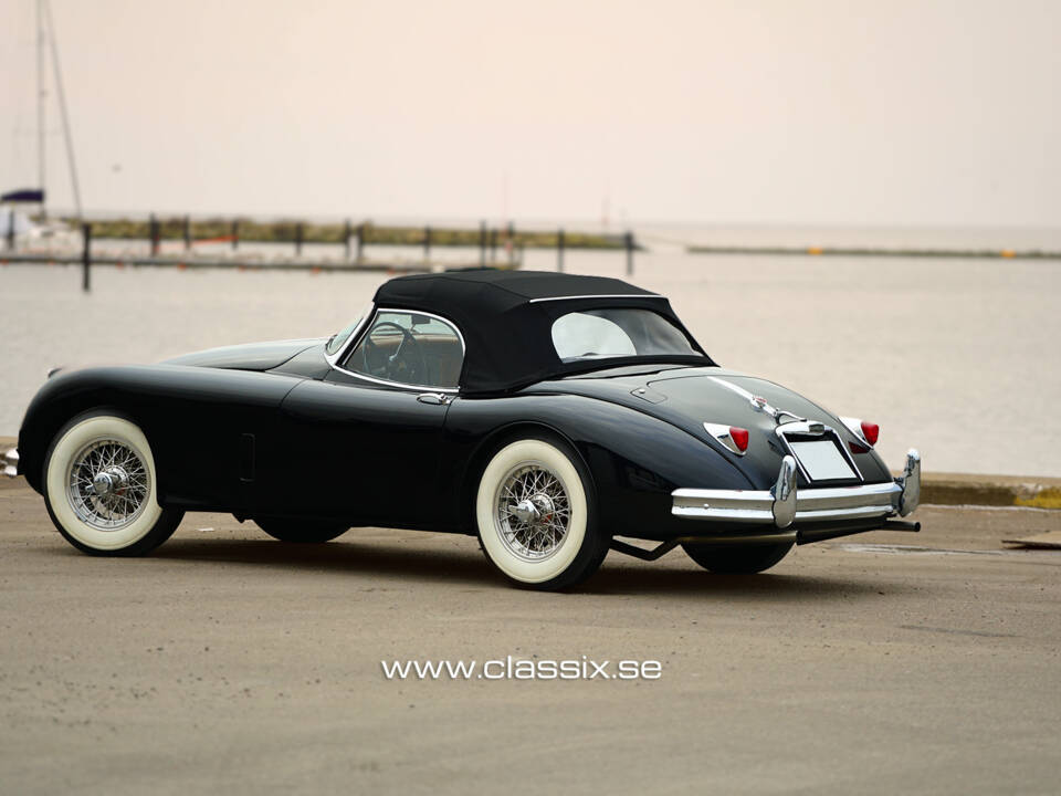 Image 3/15 of Jaguar XK 150 OTS (1958)