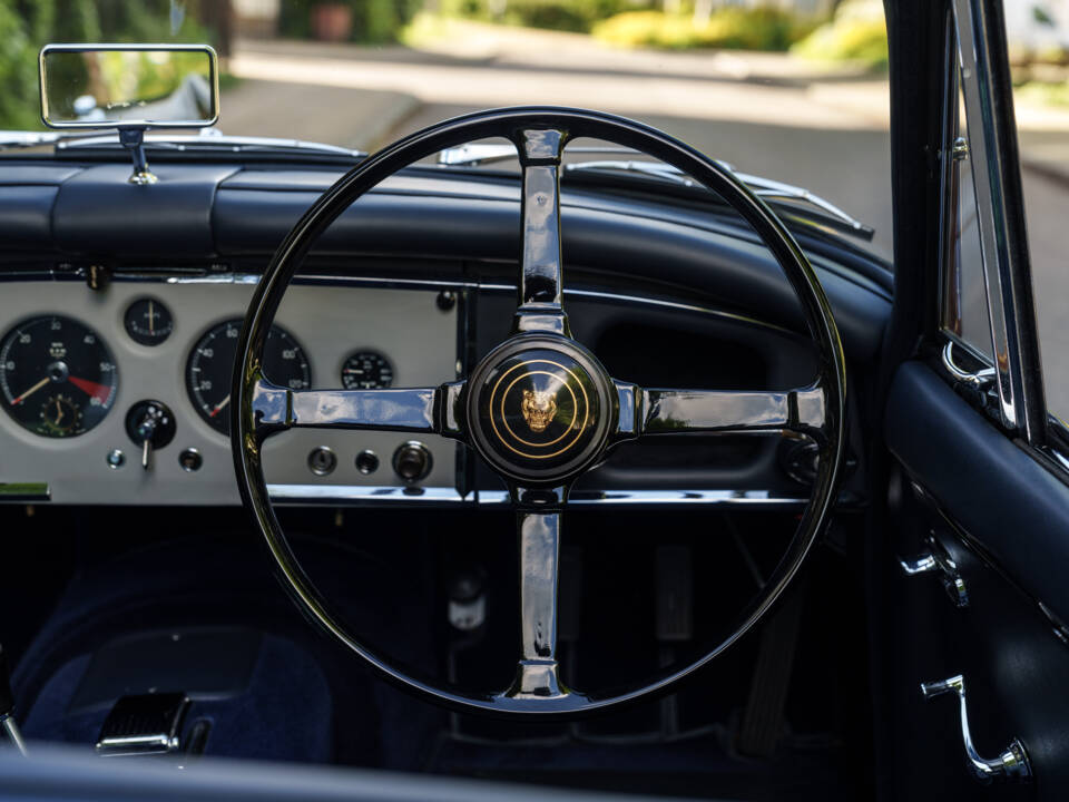 Image 18/23 de Jaguar XK 150 3.8 S DHC (1960)