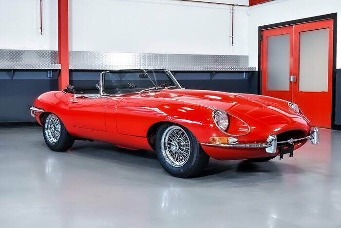 Image 1/7 de Jaguar E-Type (1968)