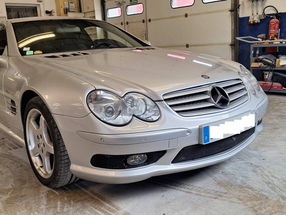 Image 5/15 of Mercedes-Benz SL 55 AMG (2002)