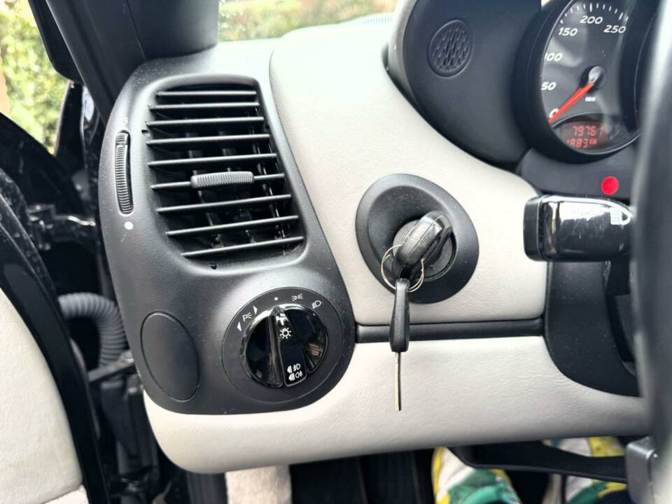 Image 20/34 of Porsche Boxster (2000)