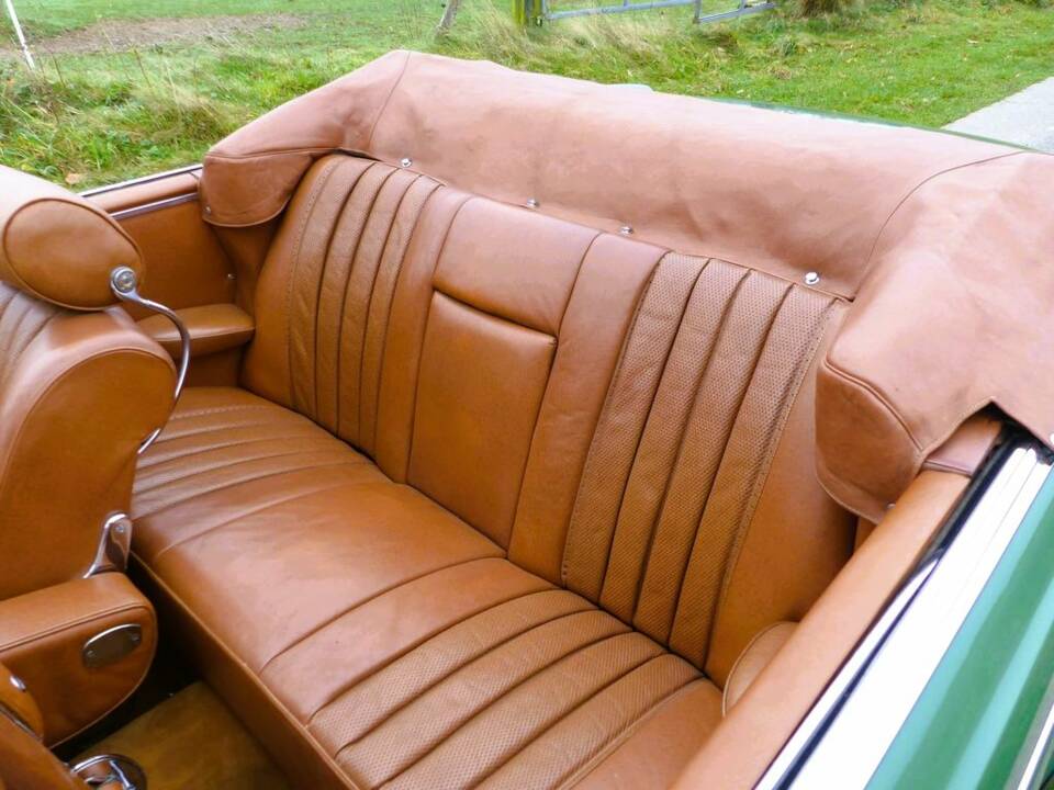 Mercedes-Benz 300 SE Cabriolet tundragrün 1966