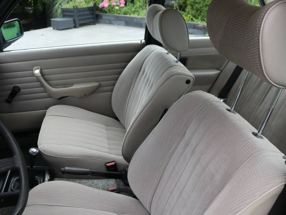 Image 19/50 of BMW 323i (1980)