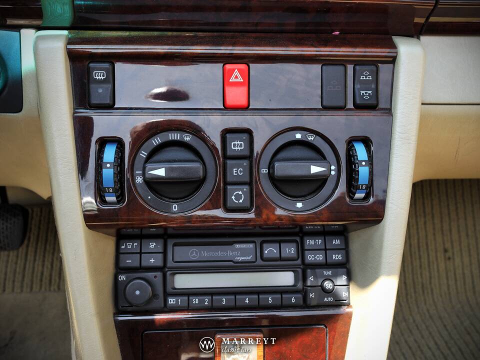 Bild 67/79 von Mercedes-Benz E 220 (1996)