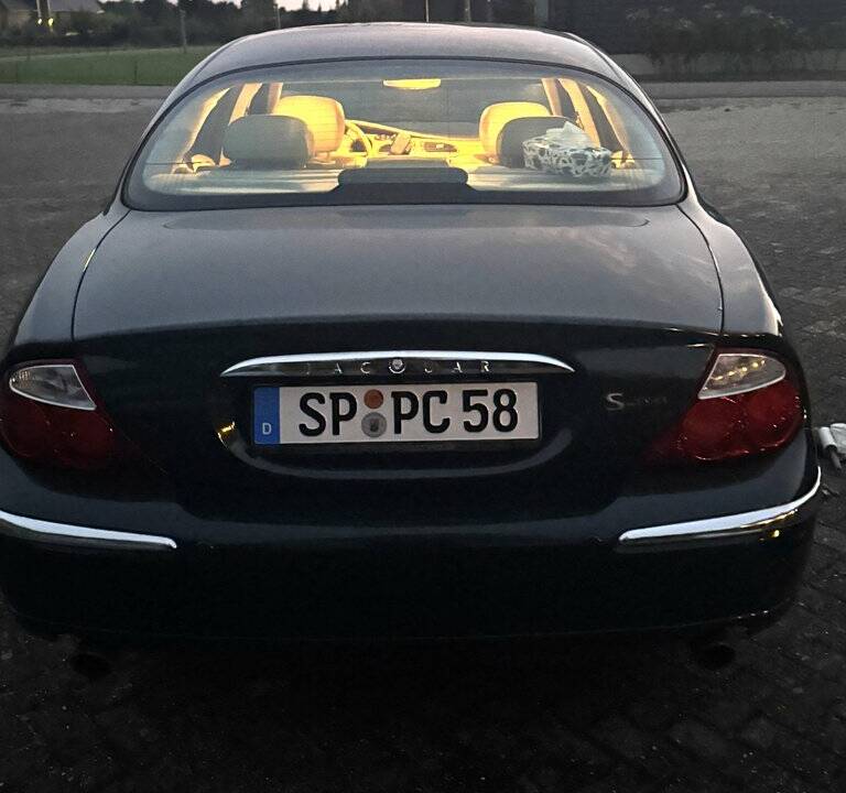 Image 6/8 de Jaguar S-Type 4.0 V8 (2000)