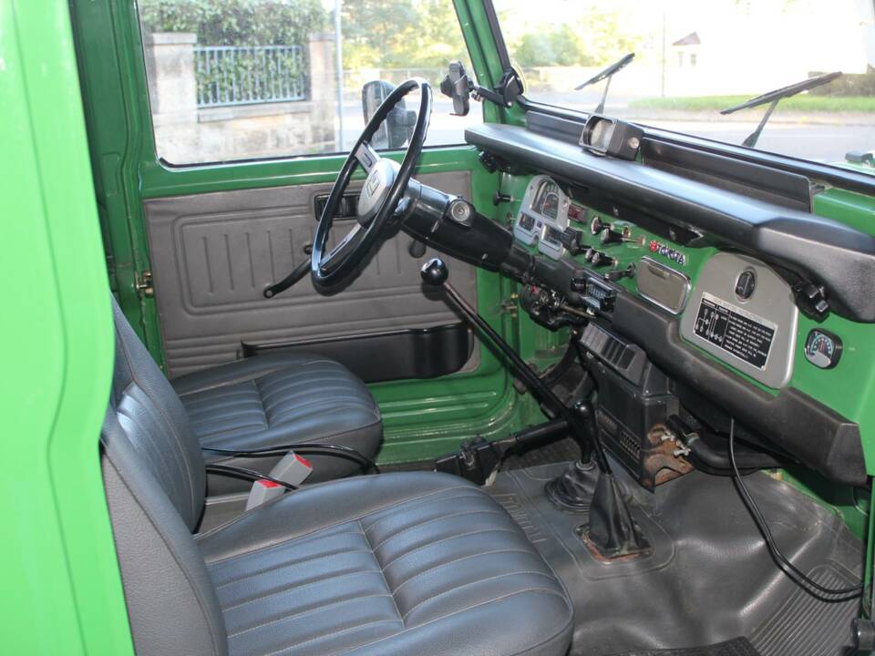 Bild 4/15 von Toyota Land Cruiser BJ 42 (1981)