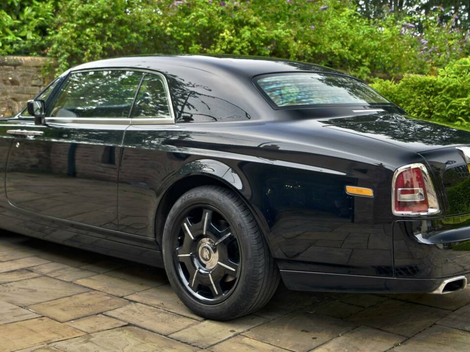 Immagine 14/50 di Rolls-Royce Phantom Coupé (2010)