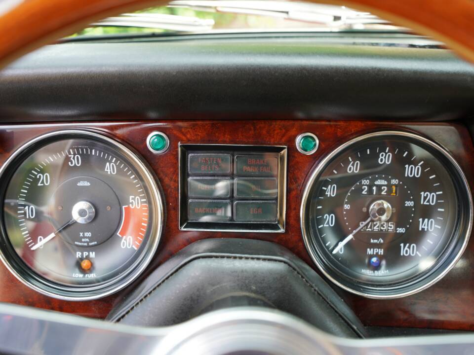 Image 43/50 of Jensen Interceptor MK III (1976)