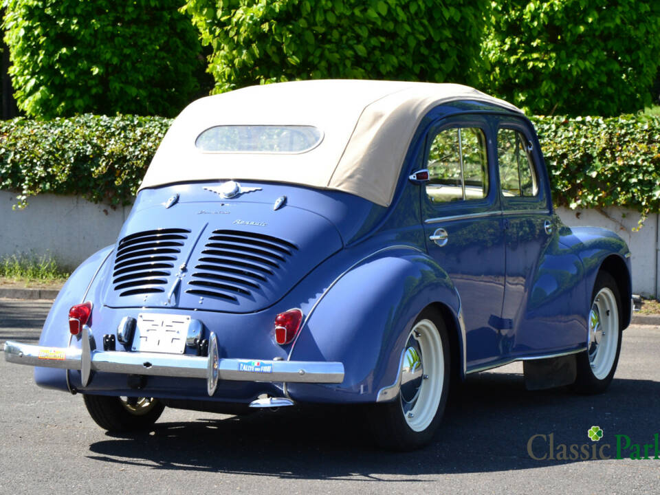 Image 20/50 of Renault 4 CV Décapotable (1954)