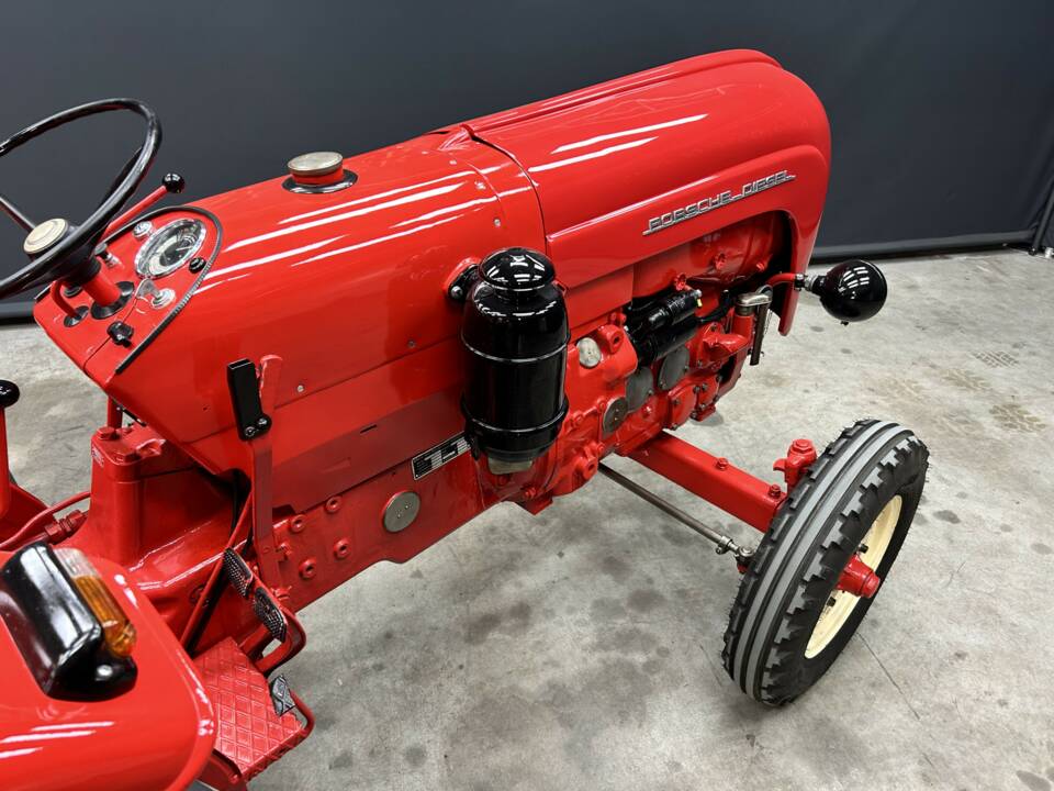 Image 13/50 of Porsche-Diesel Super Export 329 (1962)