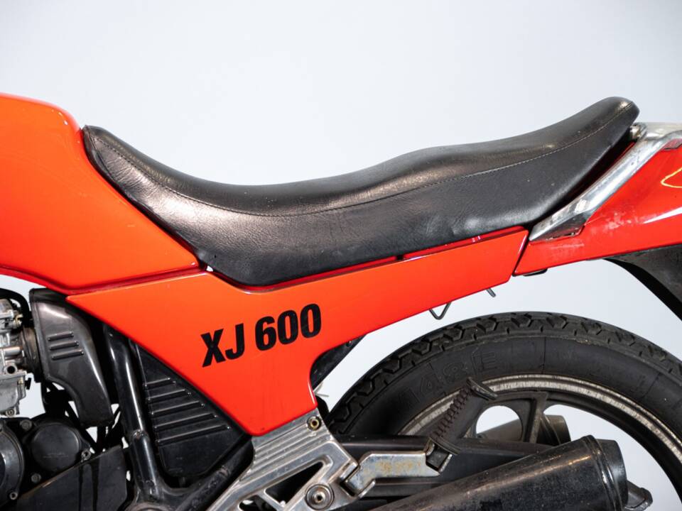 Image 17/50 of Yamaha XJ 600 (1984)