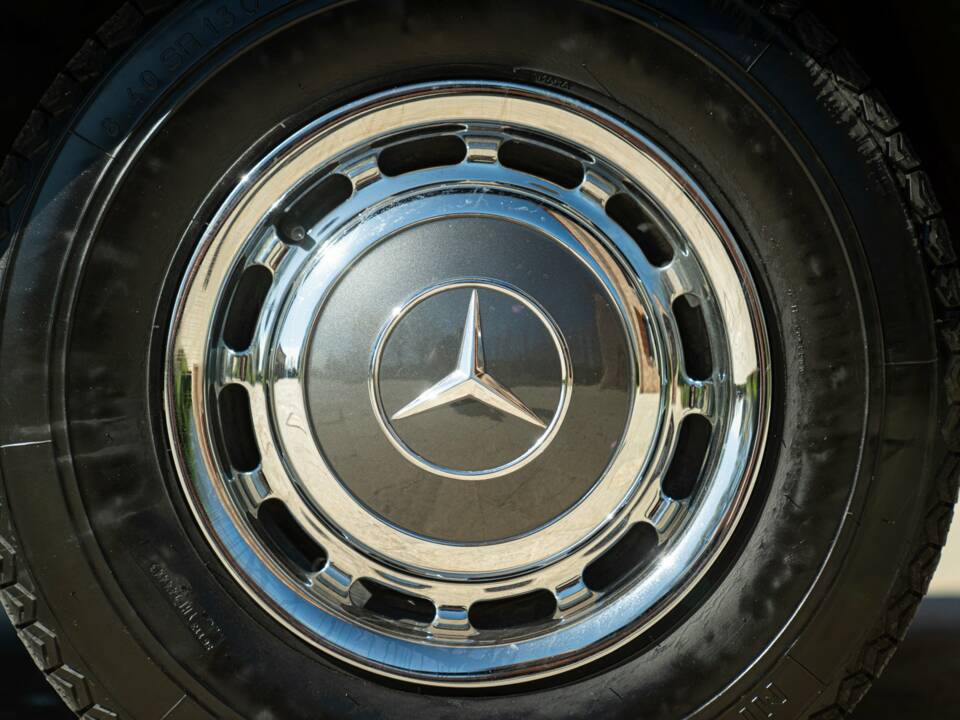 Bild 14/50 von Mercedes-Benz 220 SE b (1964)