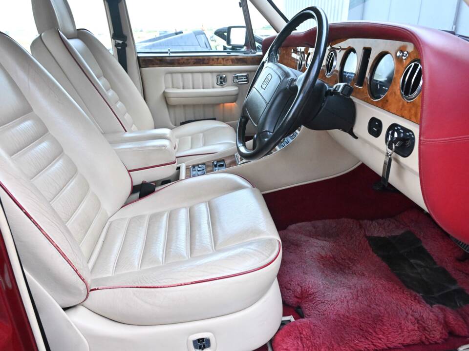 Bild 15/28 von Bentley Turbo R (1994)
