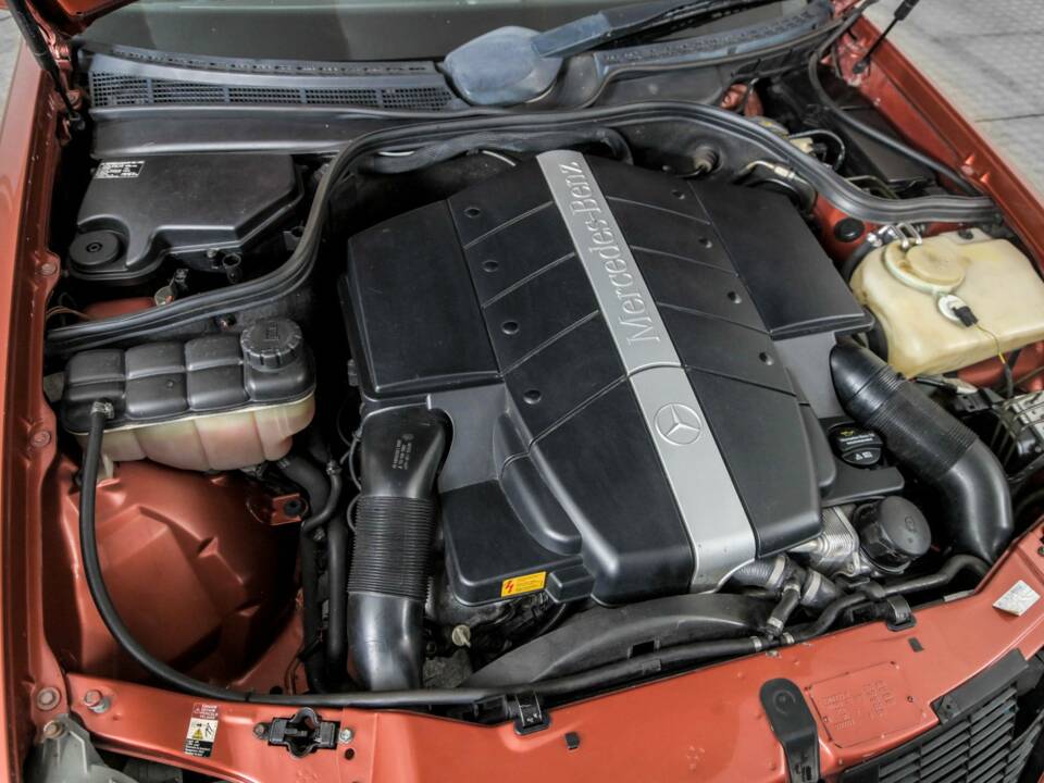 Image 40/50 of Mercedes-Benz CLK 430 (1999)