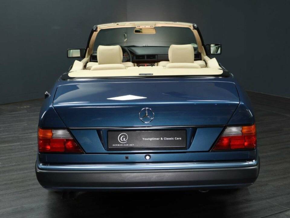 Bild 5/30 von Mercedes-Benz 300 CE-24 (1993)