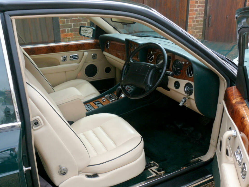 Bild 12/18 von Bentley Continental R (1996)