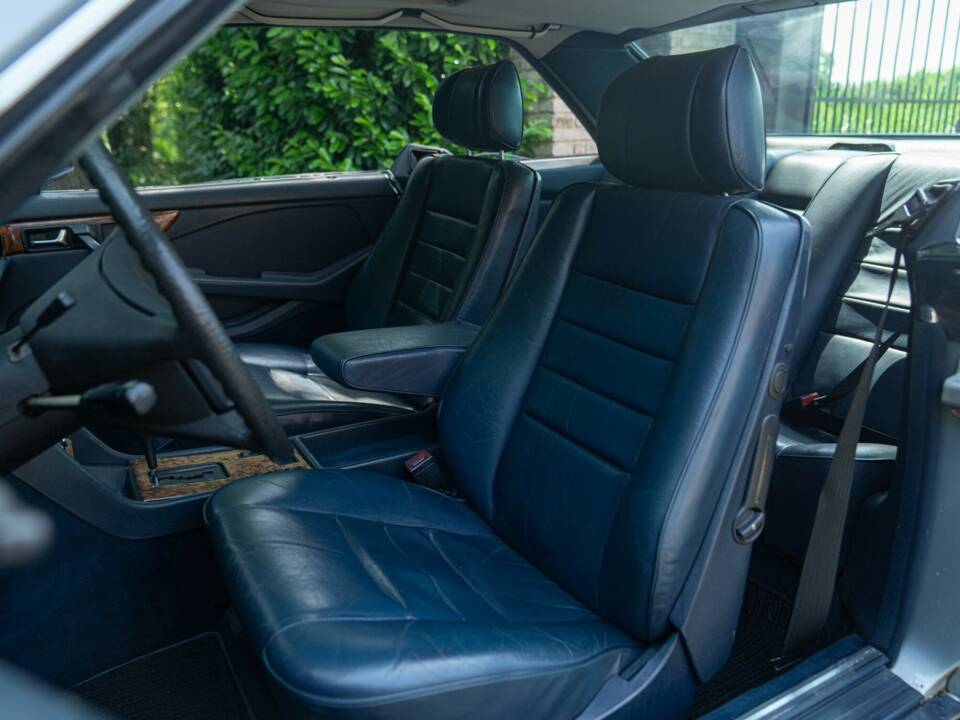 Image 26/50 de Mercedes-Benz 380 SEC (1982)