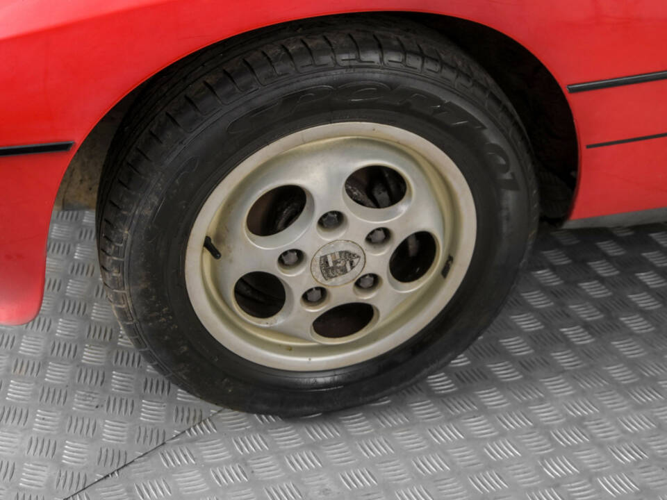 Immagine 21/50 di Porsche 924 S (1987)