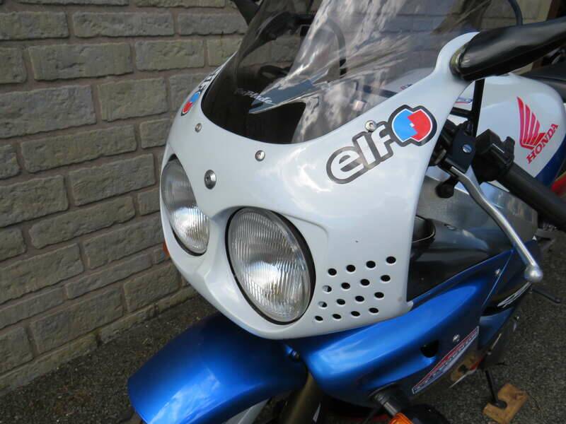 Image 14/41 de Honda CBR 900RR Fireblade (1993)