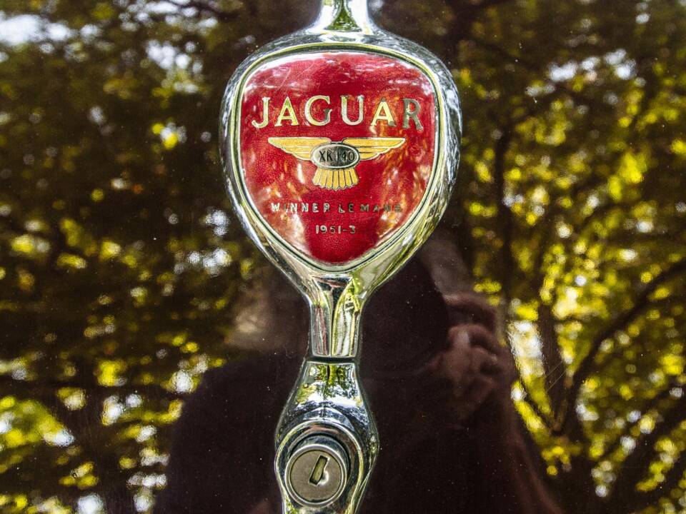 Image 7/9 of Jaguar XK 140 DHC (1956)