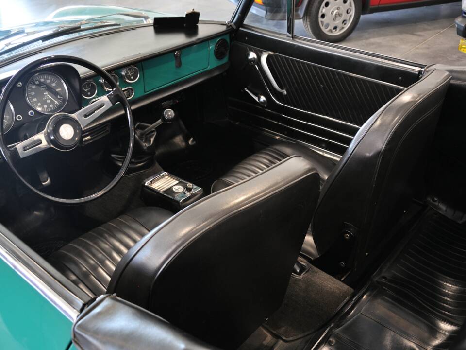 Afbeelding 19/30 van Alfa Romeo 1300 Spider Junior (1969)