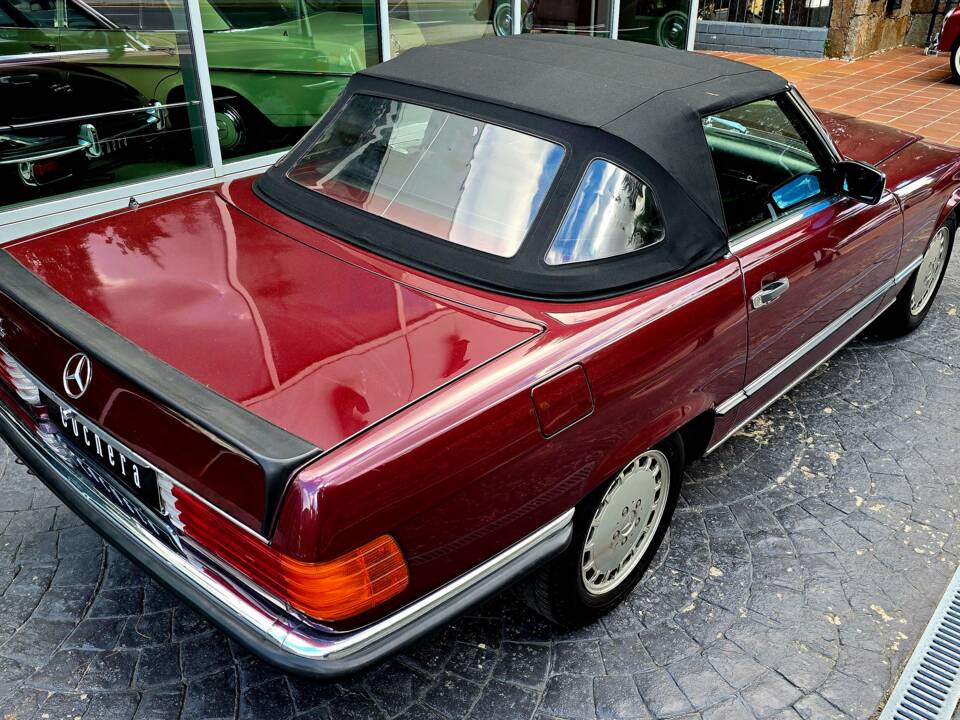 Image 10/34 of Mercedes-Benz 500 SL (1986)