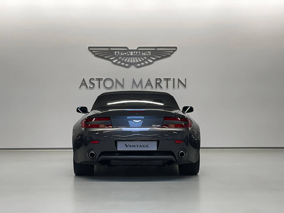 Image 12/35 of Aston Martin V8 Vantage (2007)