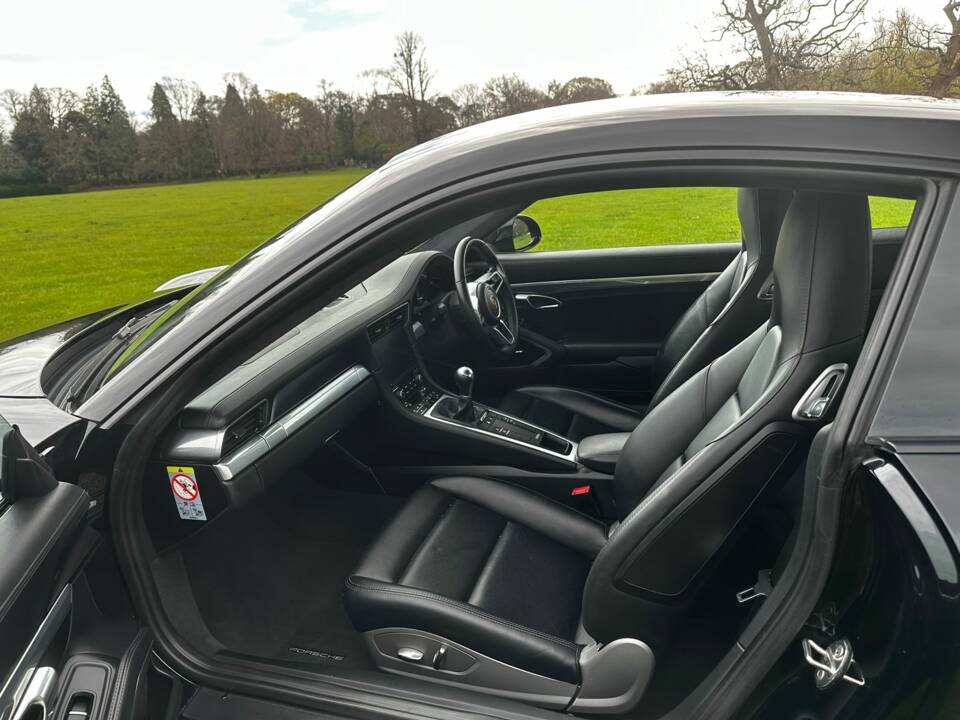 Image 31/42 of Porsche 911 Carrera S (2018)