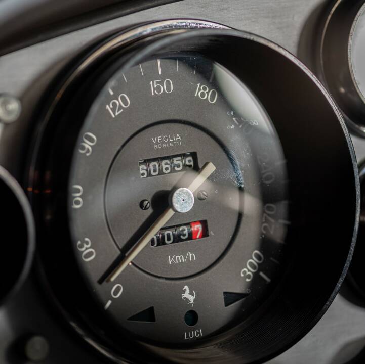 Image 45/50 de Ferrari 365 GTB/4 Daytona (1973)