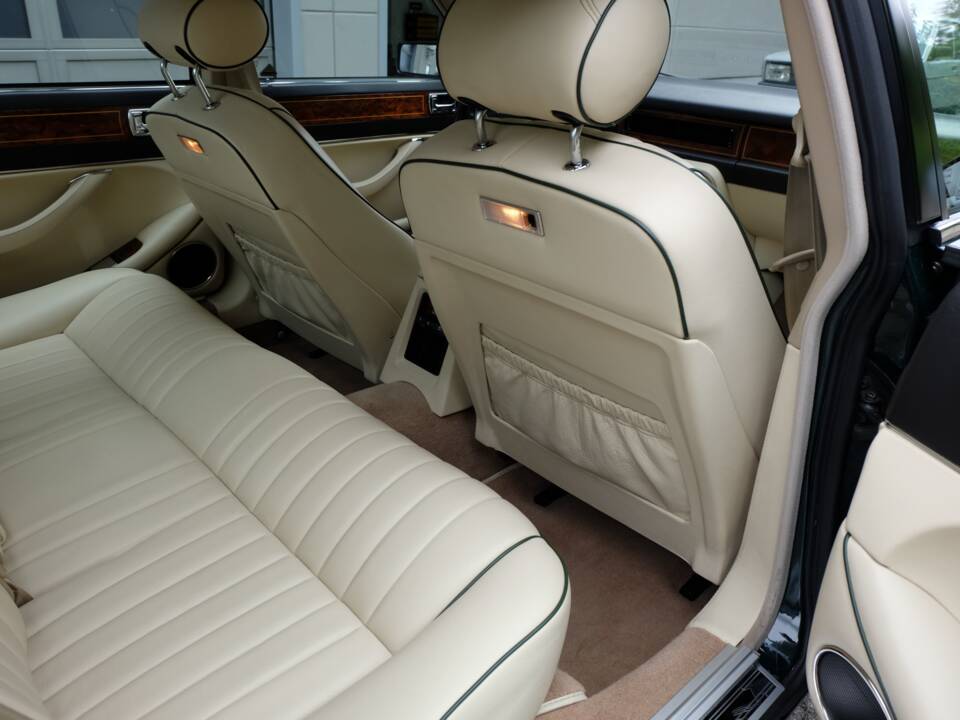 Image 28/77 de Jaguar XJ 40 (XJ-R) (1993)