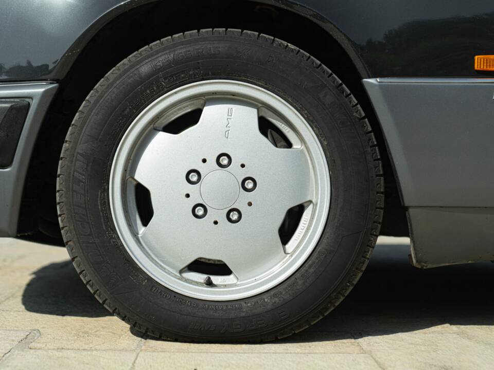 Bild 11/50 von Mercedes-Benz 300 E-24 (1989)