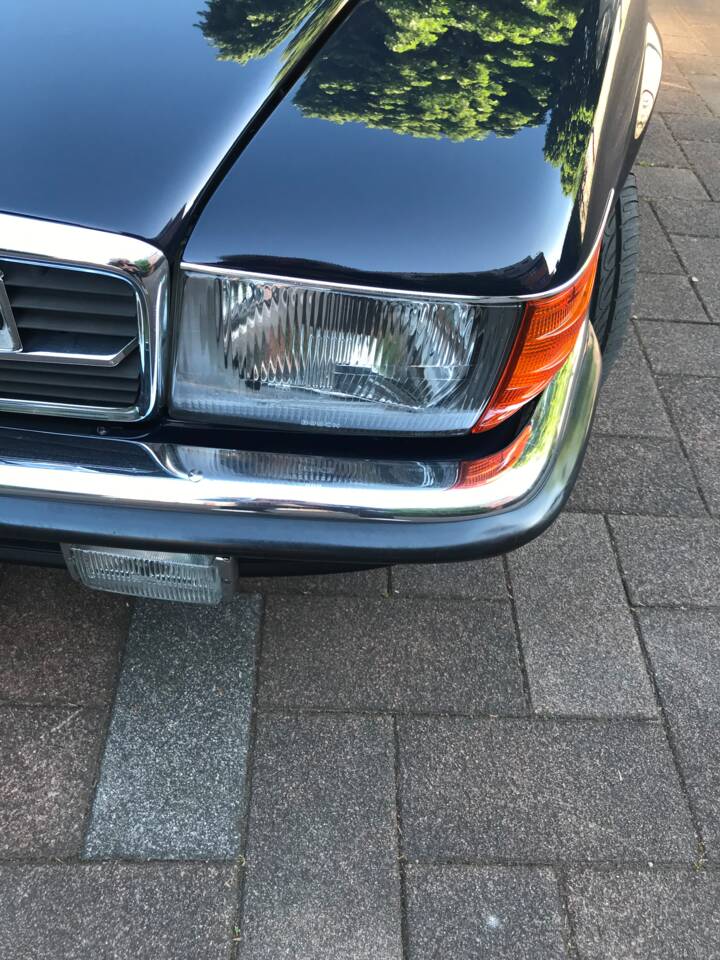 Image 13/53 de Mercedes-Benz 380 SL (1988)